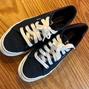 Women’s 7.5 Keds